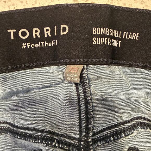 Torrid Bombshell Flare Jeans Super Soft 22S Dark Wash High Rise Plus Size Chic - Picture 6 of 9